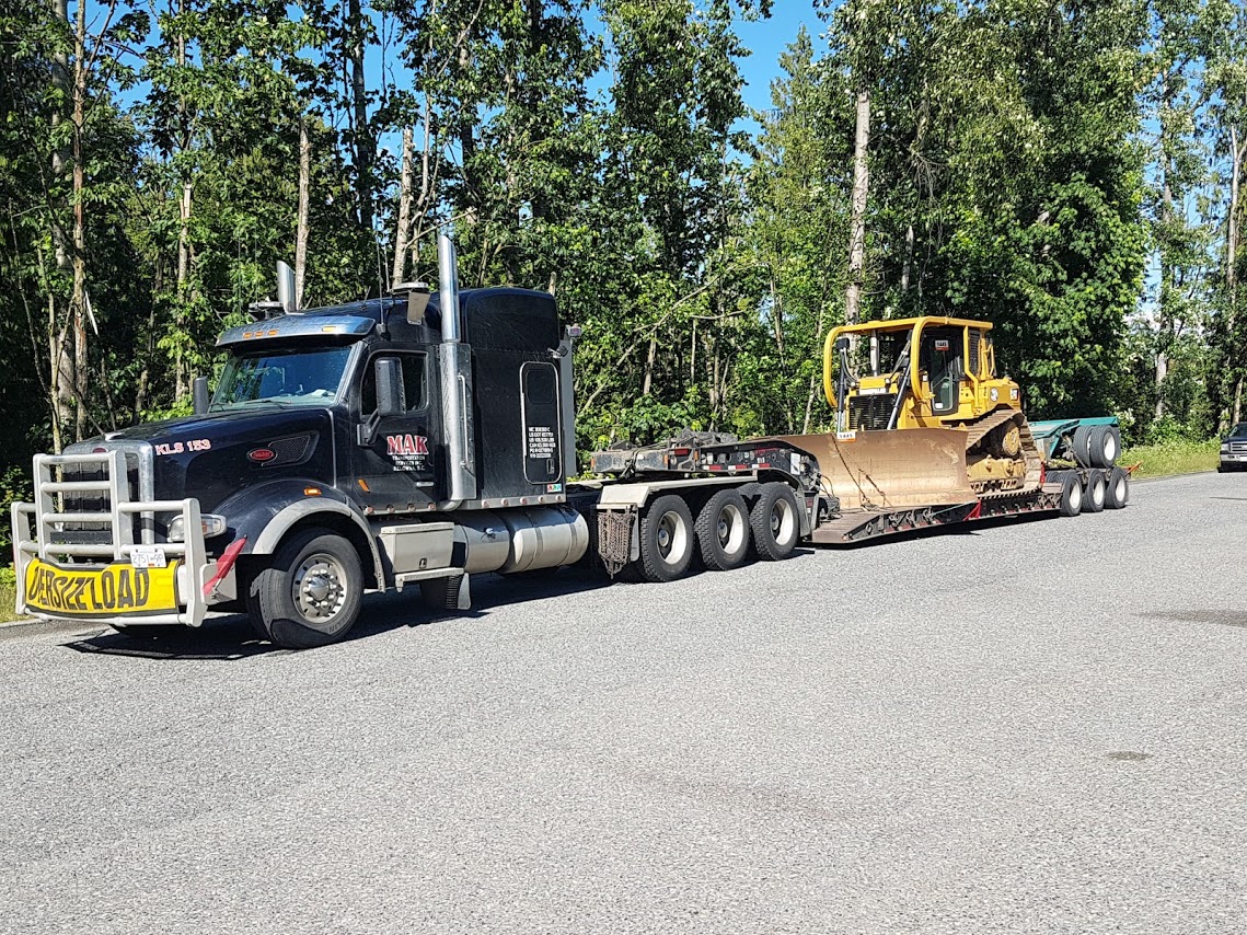 Dozer-on-a-TRI-Drive-Tractor-transport